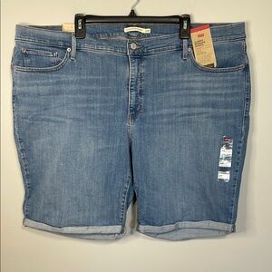 Levi’s Classic Bermuda Jean Shorts size 26W NEW